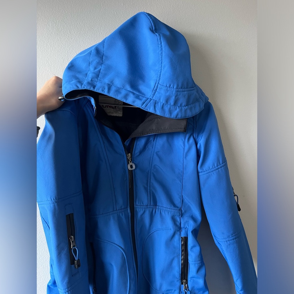ONLY Women's Bright Blue Hooded Softshell Jacket - Picture 4 of 4
